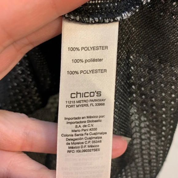 Chico’s Grey & Black Zig Zag Patterned Short Sleeve Sweater - size 0/S/4 - Picture 10 of 14